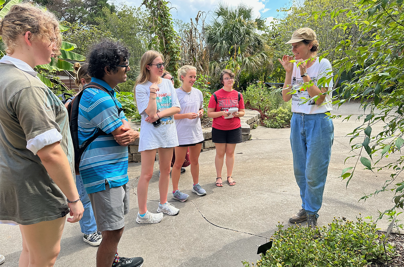 Lunch & field trips: New Honors offering takes students across campus